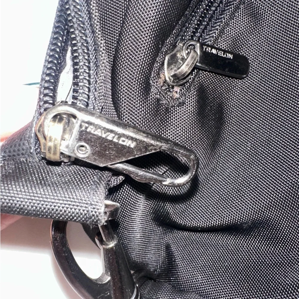 Travelon Anti-Theft Metro Crossbody Bag Black RFID 43414